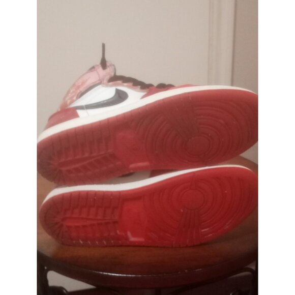 Nike Air Jordan 1 Mid SE Shoes Youth Size 3Y Red White Black DV1749-601 - Picture 3 of 13